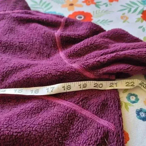 Kuhl Sweatshirt Womens Medium Purple Fleece Pullover 1/4 Snap Avalon Sweater - Picture 9 of 10